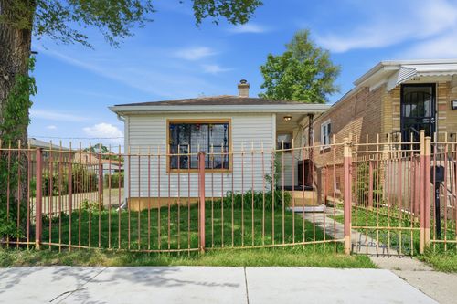 7420 W 64th Pl, Summit, IL, 60501-1922 | Card Image