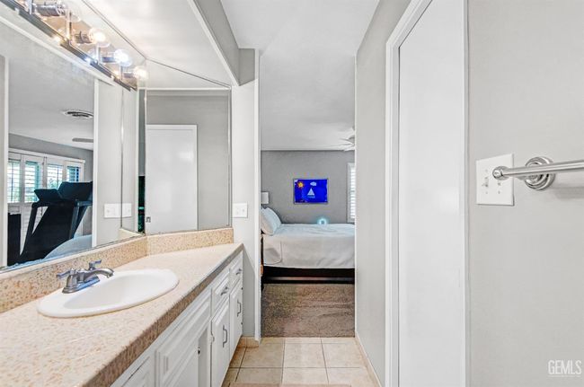 UNIT-9 - 2000 Ashe Rd, Condo with 3 bedrooms, 1 bathrooms and null parking in Bakersfield CA | Image 31