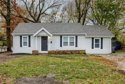 303 S Church Street, House other with 3 bedrooms, 1 bathrooms and null parking in Olathe KS | Image 1