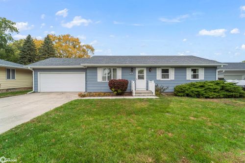 1705 F Ave, Nevada, IA, 50201-2433 | Card Image