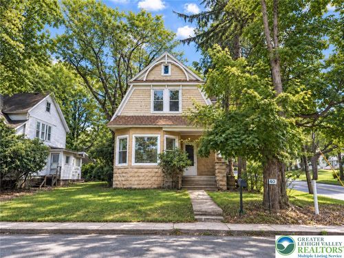 40 Fairview Ave, Mount Pocono, PA, 18344-1643 | Card Image
