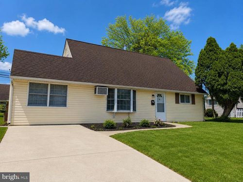 71 Handy Rd, LEVITTOWN, PA, 19056-1161 | Card Image