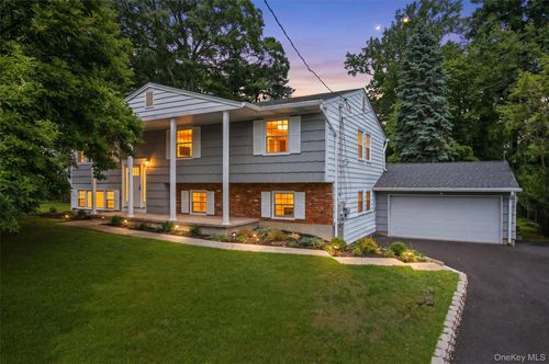 137 Howard Ave, Tappan, NY, 10983-1000 | Card Image