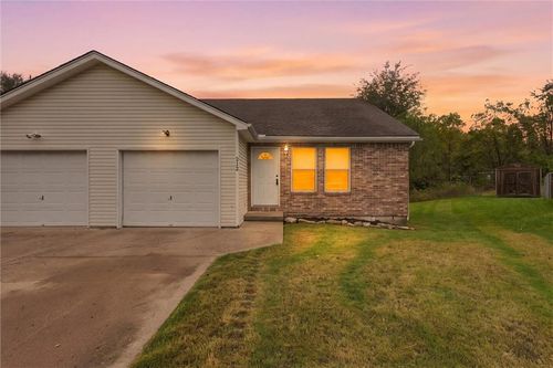 212/14 Nw 27th St. Court, Blue Springs, MO, 64015 | Card Image