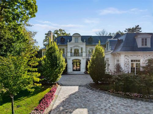 6 Foxwood Rd, Great Neck, NY, 11024-1202 | Card Image