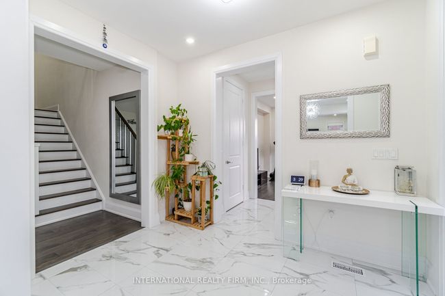 89 Parity Rd, House other with 6 bedrooms, 6 bathrooms and 4 parking in Brampton ON | Image 5