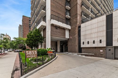 19f-5855 N Sheridan Rd, Chicago, IL, 60660-3845 | Card Image
