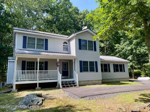 16 Flagstone Ln, East Stroudsburg, PA, 18302-8142 | Card Image