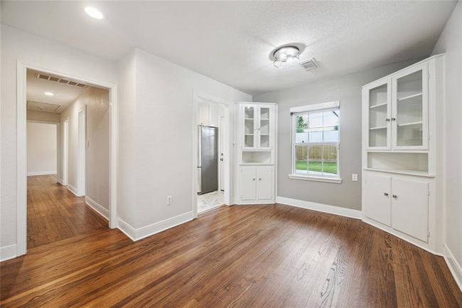 1813 Huge Oaks St, House other with 3 bedrooms, 2 bathrooms and 1 parking in Houston TX | Image 5