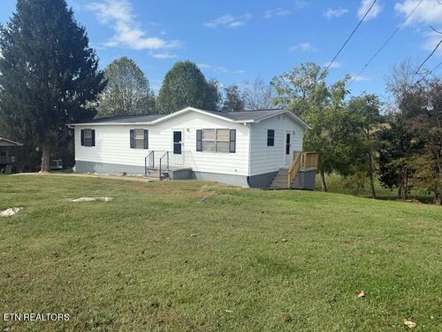 352 Thorngrove Pike, Kodak, TN, 37764-1202 | Card Image