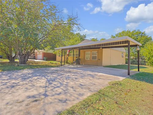 2002 Meadow Ln, Arlington, TX, 76010-8520 | Card Image
