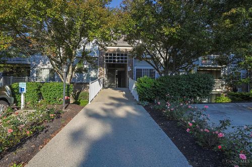 9901 Regatta Dr, Cincinnati, OH, 45252 | Card Image