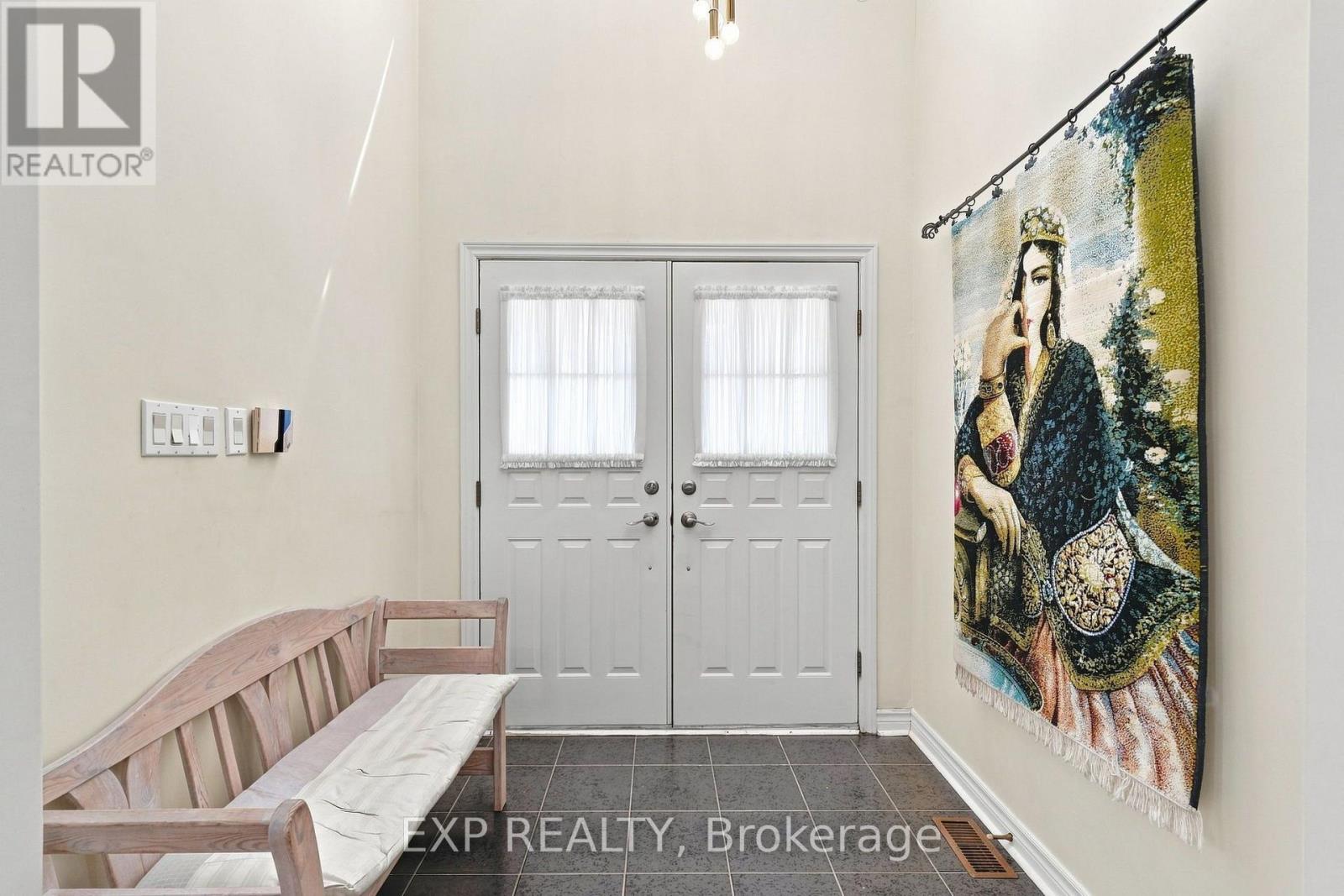 Residential in Richmond Hill (Devonsleigh) 4