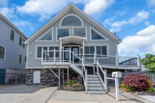 117 Harding Ave, Seaside Heights, NJ, 08751-1720 | Card Image