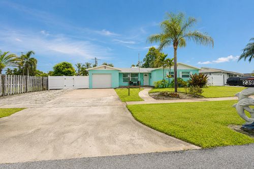 2395 Edgewater Dr, West Palm Beach, FL, 33406-8713 | Card Image