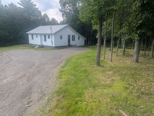 640 Dover Rd, Dexter, ME, 04930-2542 | Card Image