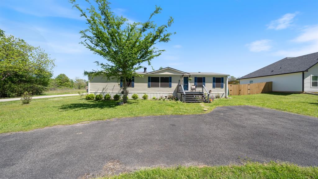 Larson St, Grand Saline, TX 75140