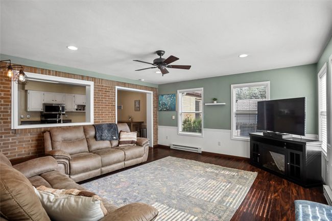 1034 66 Th St, Home with 4 bedrooms, 3 bathrooms and null parking in Windsor Heights IA | Image 26