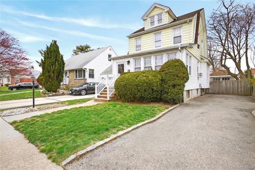 587 Dubois Avenue, Hempstead, NY, 11581 | Card Image