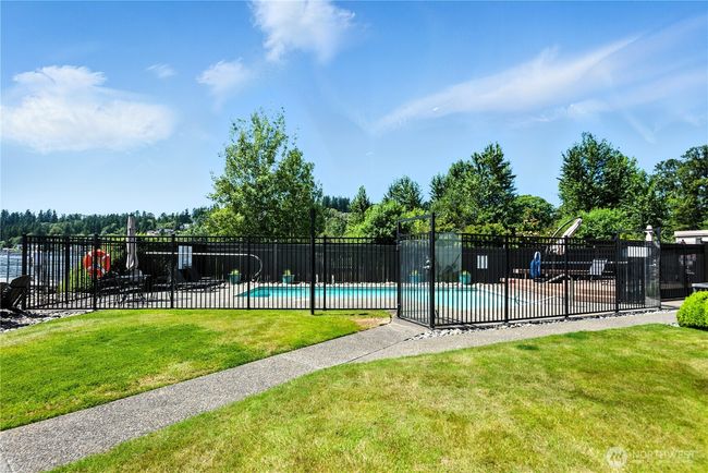 APT-101 - 9717 Ne Juanita Dr, Condo with 2 bedrooms, 2 bathrooms and 2 parking in Kirkland WA | Image 30