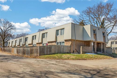182-17 Old Pine Trail, Saint Catharines, ON, L2M6P9 | Card Image