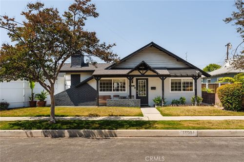 11931 Tiara St, Valley Village, CA, 91607 | Card Image