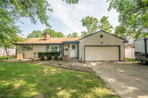 3832 Edinburgh Dr, Youngstown, OH, 44511-1128 | Card Image