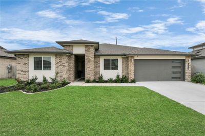 Welcome home to 3622 Briar Falls in Parks Edge | Image 1