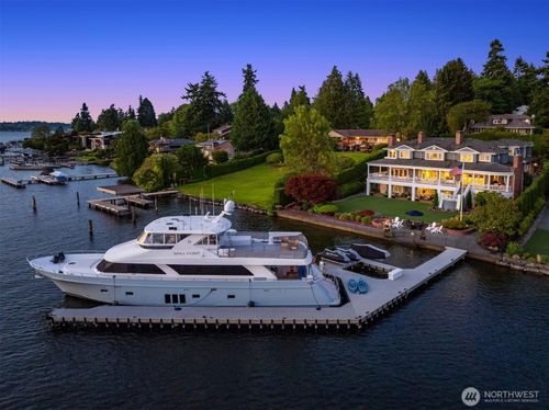 9011 Ne 38th Pl, Yarrow Point, WA, 98004-1205 | Card Image