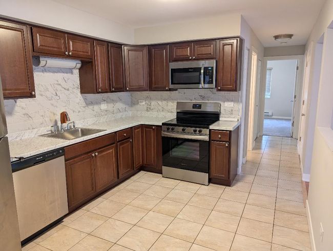 APT-8 - 2361 Bicentennial Ave, Condo with 2 bedrooms, 1 bathrooms and 1 parking in Crest Hill IL | Image 6