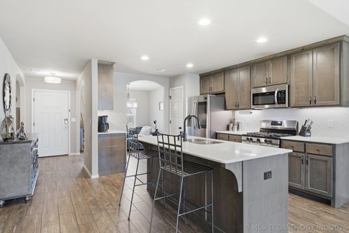 3613 E Rockport Pl, Broken Arrow, OK, 74014-2068 | Card Image
