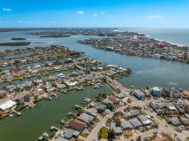 513 S Bayshore Dr, House other with 2 bedrooms, 2 bathrooms and null parking in MADEIRA BEACH FL | Image 35