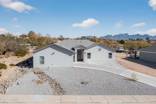 4032 Nemesh Dr, Las Cruces, NM, 88005-1140 | Card Image