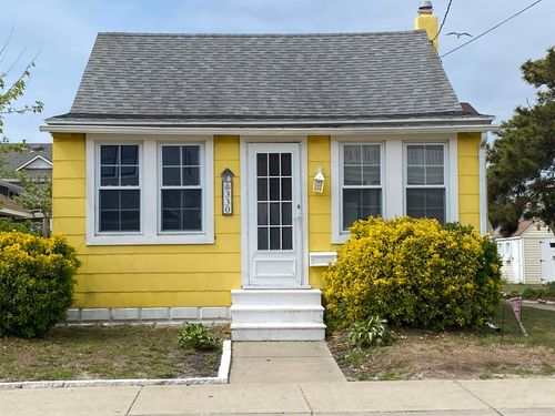 330 E 2nd Ave, North Wildwood, NJ, 08260-5910 | Card Image