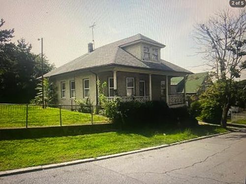 19 Maplewood Ave, Cranston, RI, 02920-7022 | Card Image