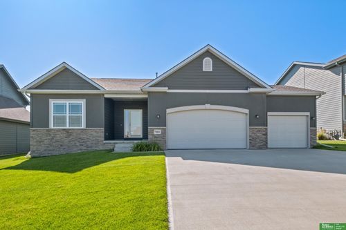 7804 S 195th St, Gretna, NE, 68028-3575 | Card Image