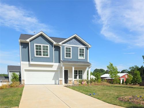 4736 Bell West Dr, Kernersville, NC, 27284-9301 | Card Image