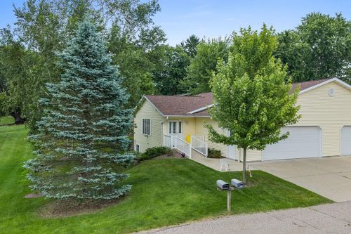 1720 N Hillcrest Drive, Baraboo, WI, 53913 | Card Image
