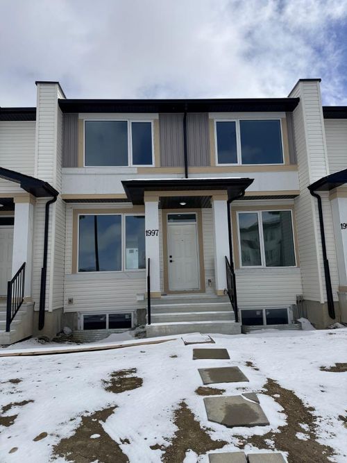 1997 Mccaskill Dr, Crossfield, AB, T0M0S0 | Card Image