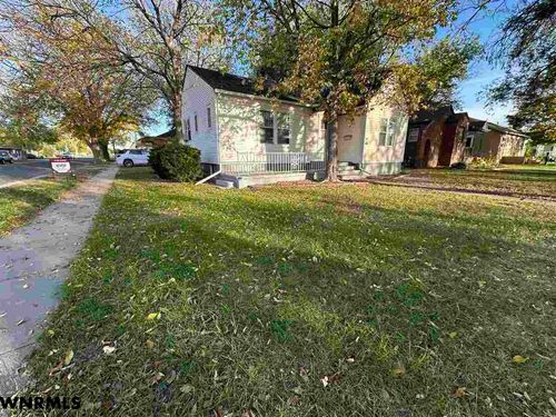 2227 Avenue B, Scottsbluff, NE, 69361-1946 | Card Image