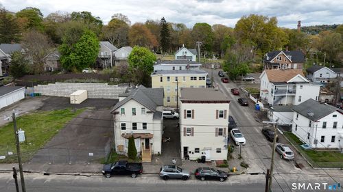 38 Green St, Waterbury, CT, 06708-3537 | Card Image