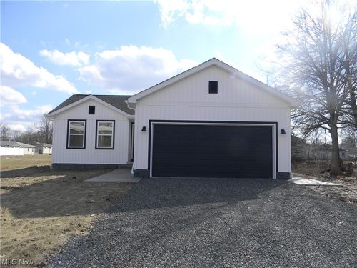 2488 Schenley Avenue Ne, Howland, OH, 44483 | Card Image