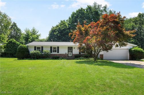 1009 Oak Tree Rd, Akron, OH, 44320-1429 | Card Image