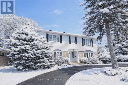 903 Riverdale Ave, Cornwall, ON, K6J2L3 | Card Image