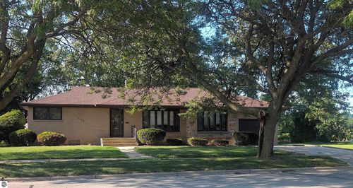1223 North Dr, Mt Pleasant, MI, 48858-3226 | Card Image