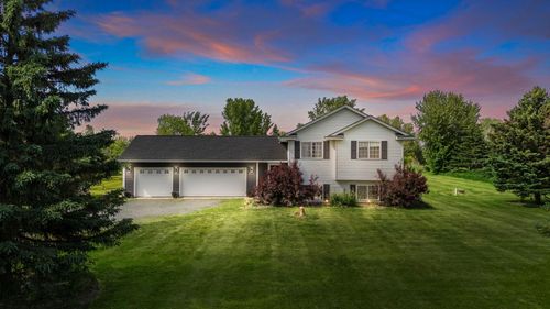 1418 130th Ave, New Richmond, WI, 54017-6609 | Card Image