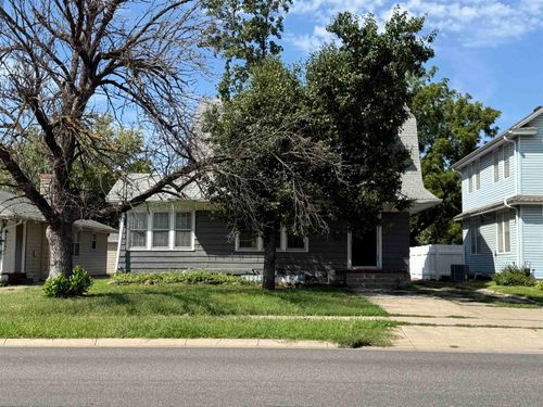 960 S 9th St, Salina, KS, 67401-4806 | Card Image