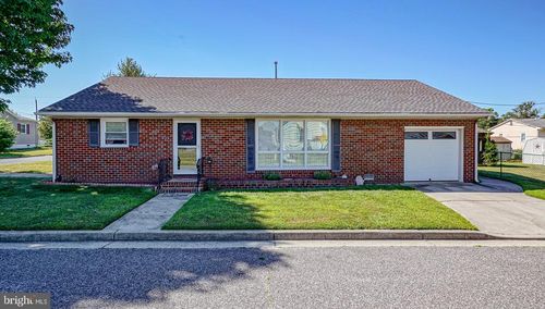135 Magnolia St, CARNEYS POINT, NJ, 08069-2138 | Card Image