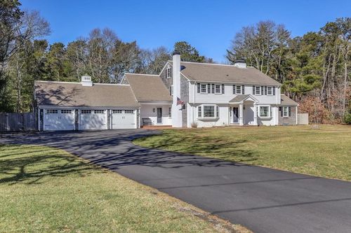211 Pleasant St, South Yarmouth, MA, 02664-4552 | Card Image