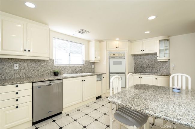 251 N Whitnall Hwy, House other with 4 bedrooms, 3 bathrooms and 4 parking in Burbank CA | Image 8